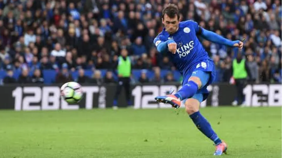 12Bet tài trợ Leicester City 2016